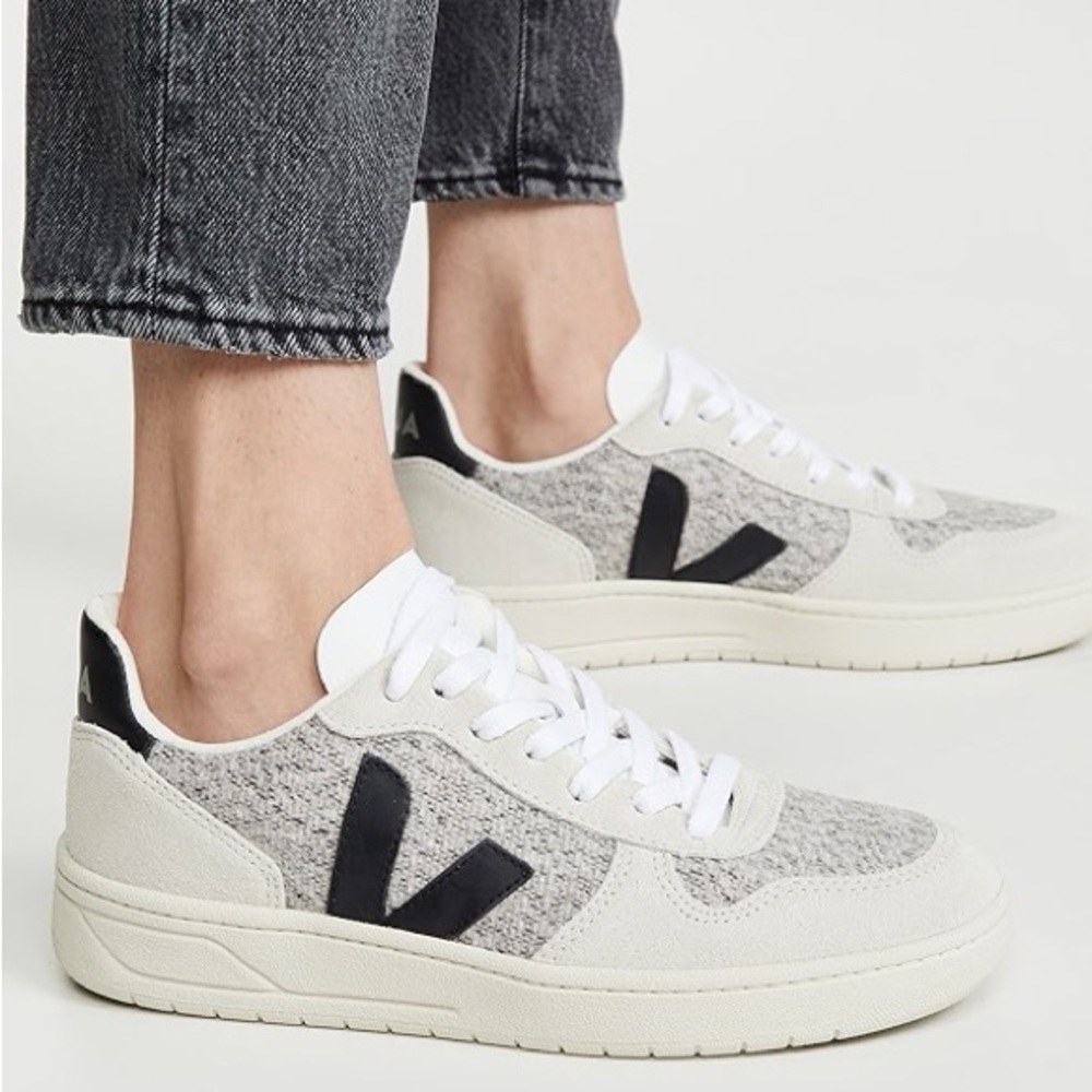 Veja V-10 Sneaker